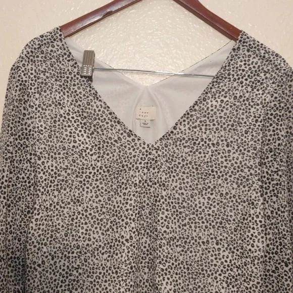 PRE OWNED A NEW DAY SIZE SMALL LEOPARD PRINT - Picture 3 of 7